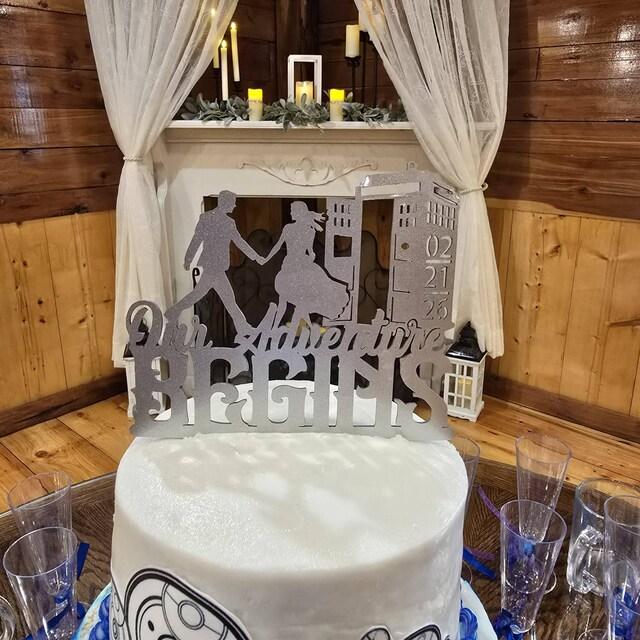 Tardis Wedding Cake Topper: Personalized Date, Police Box Couple