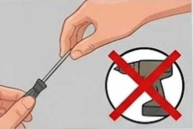 HAND-TIGHTEN SCREWS ONLY